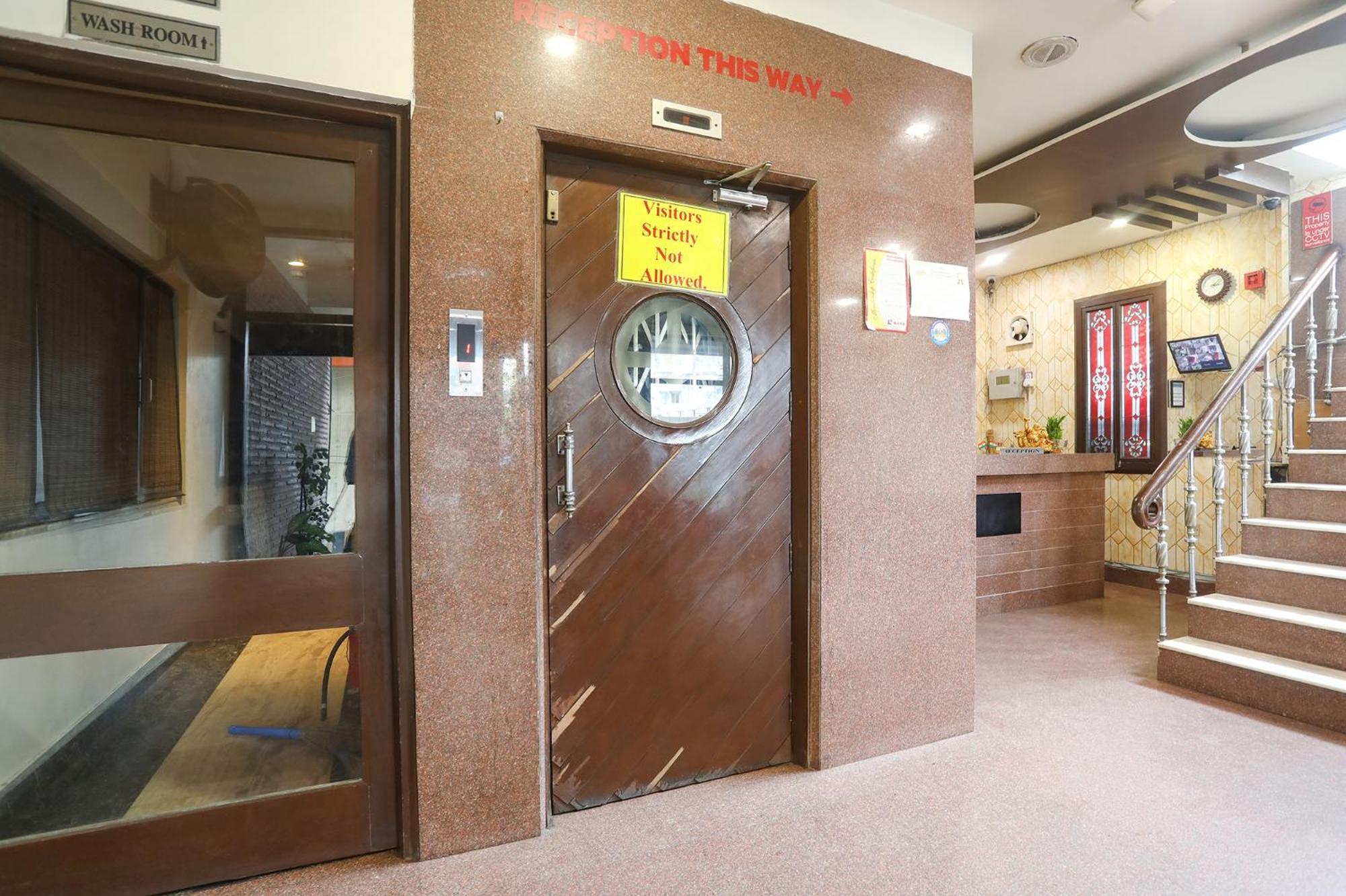 נאגפור Fabhotel Dua Continental מראה חיצוני תמונה